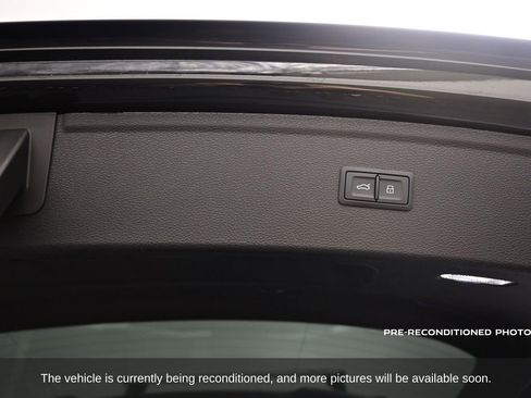 Used 2024 Audi Q5 2.0T Premium w/ Convenience Package image 37