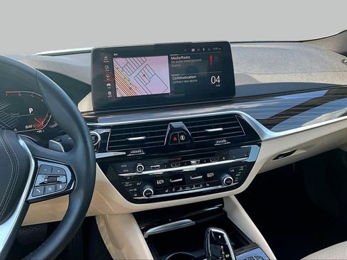 Used 2023 BMW 530i w/ Premium Package RWD image 6