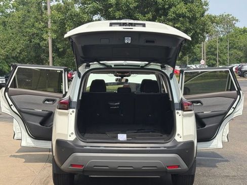 Used 2023 Nissan Rogue SV AWD/4WD image 11
