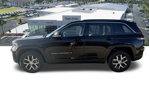 Certified 2025 Jeep Grand Cherokee Limited image 9