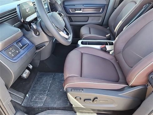New 2025 Volkswagen ID. Buzz Pro S image 7