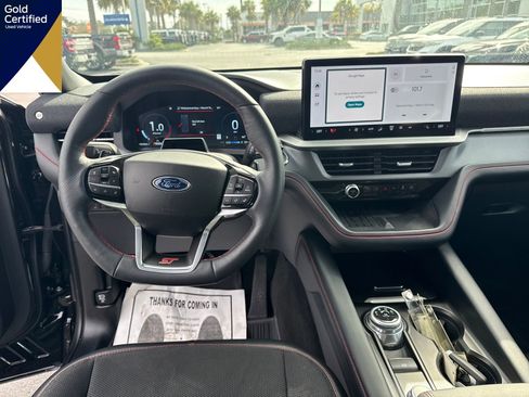 Used 2025 Ford Explorer ST image 17