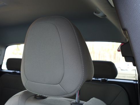 Used 2018 GMC Canyon SLE image 28