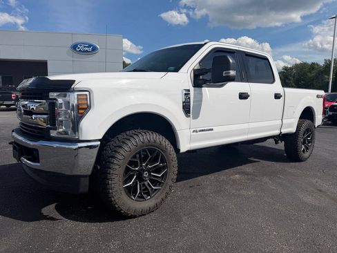 Used 2018 Ford F250 XLT AWD/4WD image 1