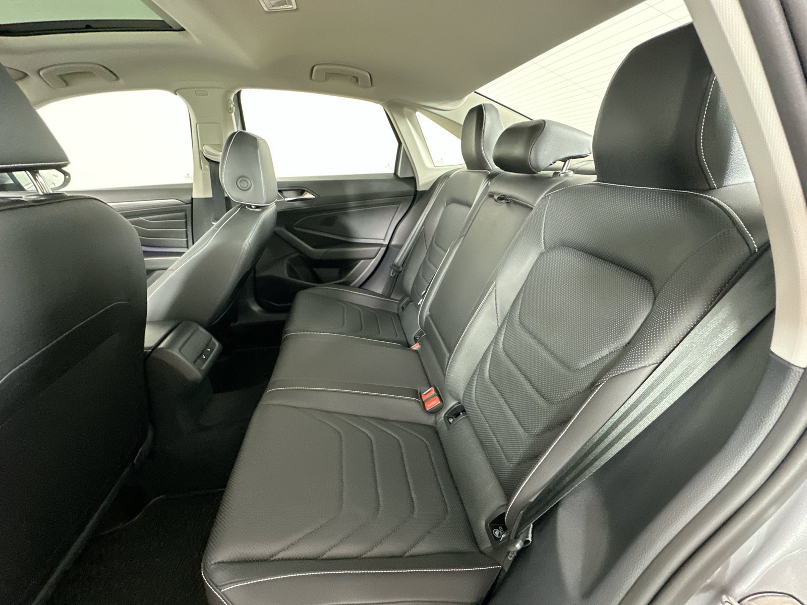 Certified 2024 Volkswagen Jetta SEL FWD image 37