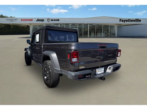 Used 2024 Jeep Gladiator Sport AWD/4WD image 5