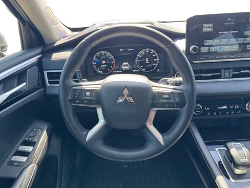 Used 2024 Mitsubishi Outlander SE FWD image 13