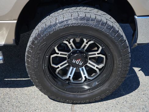 Used 2011 Ford F150 XLT w/ XTR Pkg AWD/4WD image 10