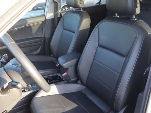 Used 2020 Volkswagen Tiguan SE FWD image 6
