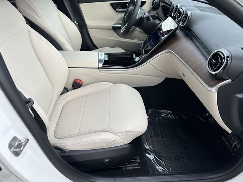 Certified 2025 Mercedes-Benz C 300 4MATIC Sedan image 33