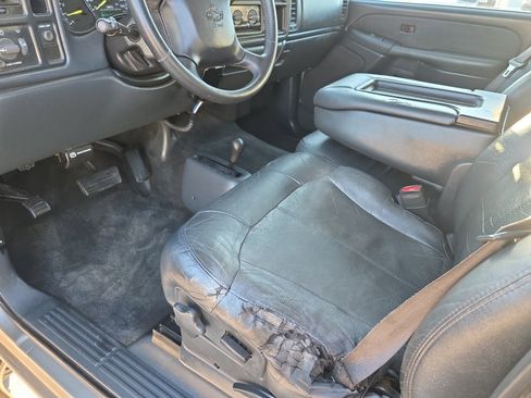 Used 2001 Chevrolet Silverado 2500 LS w/ Off-Road Skid Plate Pkg image 12