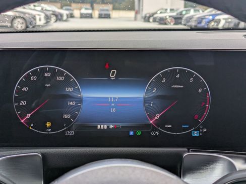 Used 2026 Mercedes-Benz GLB 250 4MATIC image 11