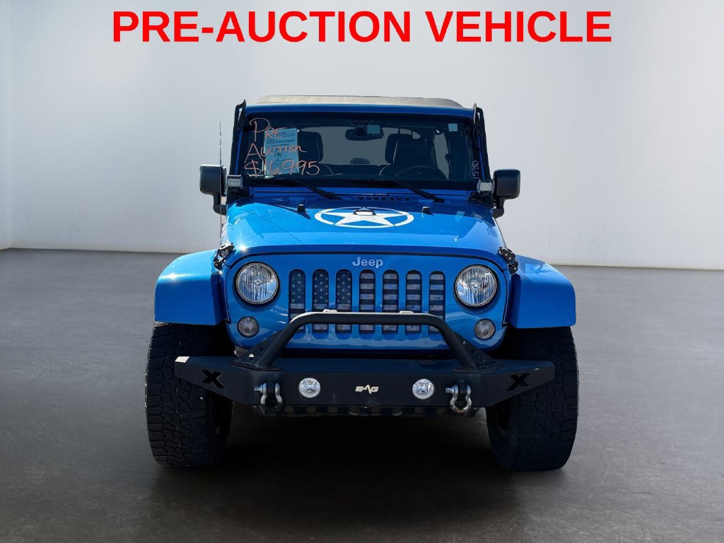 Used 2015 Jeep Wrangler Unlimited Sahara w/ Connectivity Group AWD/4WD image 8