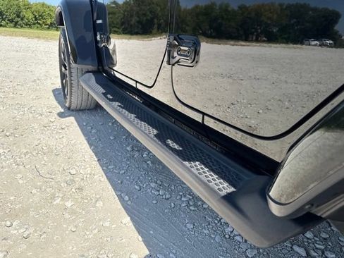 Used 2023 Jeep Wrangler Unlimited Sahara AWD/4WD image 10