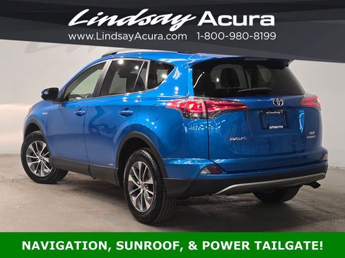 Used 2018 Toyota RAV4 XLE image 4