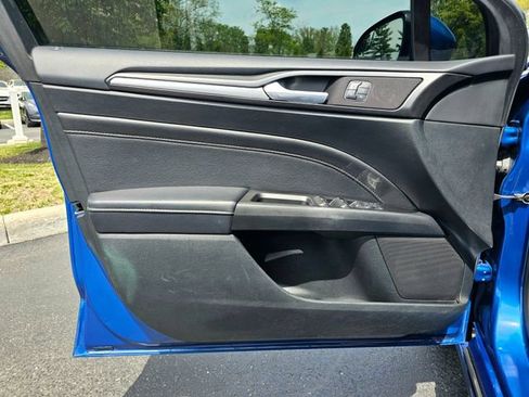 Used 2017 Ford Fusion Titanium FWD image 19