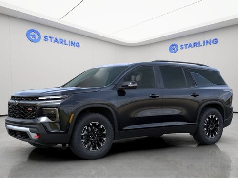 Certified 2025 Chevrolet Traverse Z71 w/ Enhanced Driving Package AWD/4WD image 2