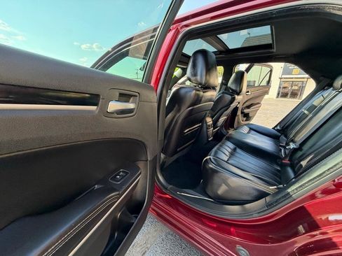 Used 2019 Chrysler 300 S w/ 300S Premium Group RWD image 12