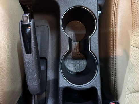 Used 2012 Hyundai Elantra Limited image 31