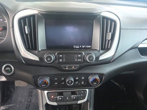 Used 2023 GMC Terrain SLT image 29