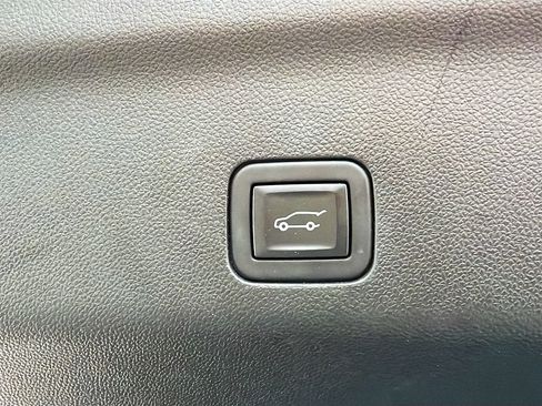 Used 2023 GMC Yukon Denali w/ Denali Reserve Package AWD/4WD image 35