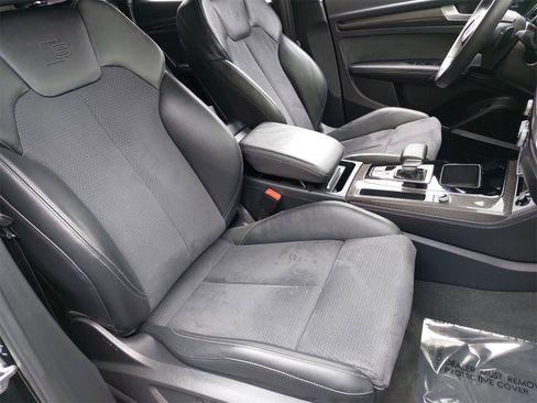 Used 2023 Audi SQ5 Prestige w/ Prestige Package image 10