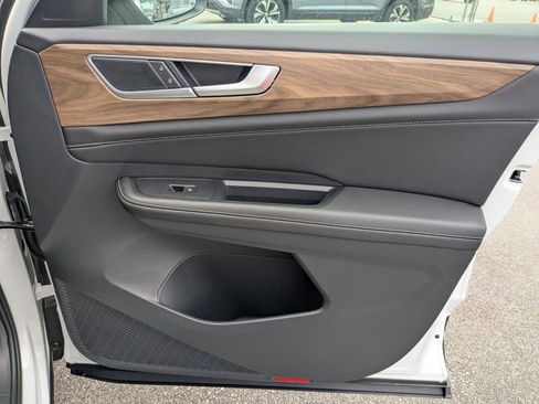 New 2026 Volkswagen Atlas SE image 34