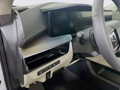 Used 2025 Nissan Murano SL w/ Cargo Package image 8