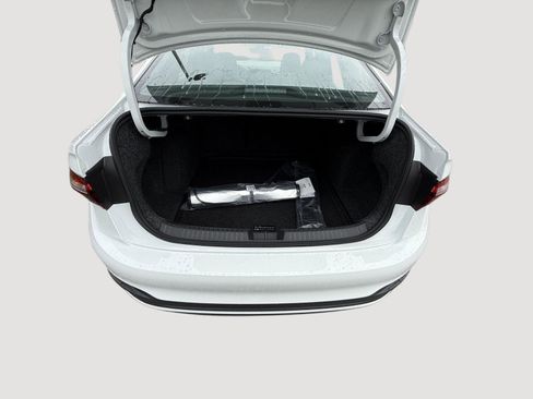 New 2025 Volkswagen Jetta Sport image 9