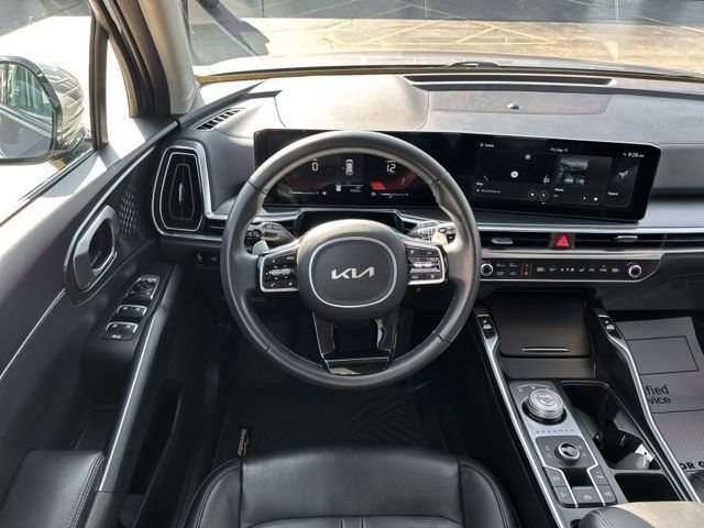 Used 2025 Kia Sorento EX AWD/4WD image 29