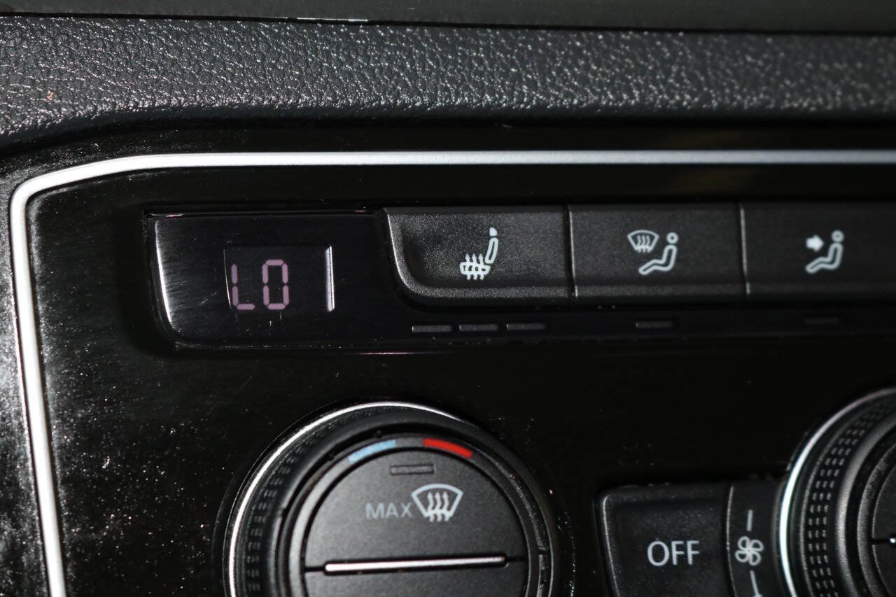 Used 2021 Volkswagen Atlas Cross Sport SEL AWD/4WD image 44