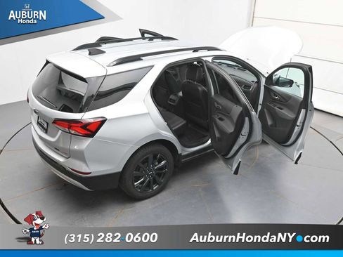 Used 2022 Chevrolet Equinox RS w/ Infotainment Package AWD/4WD image 37
