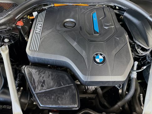 Used 2023 BMW 530e w/ Convenience Package RWD image 39