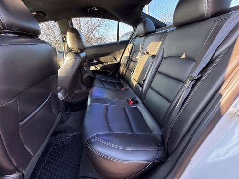 Used 2014 Chevrolet Cruze LT image 15