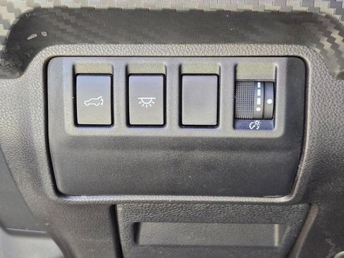 Used 2023 Subaru Ascent Premium w/ Convenience Package AWD/4WD image 15