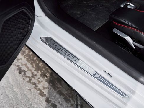 Used 2020 Lamborghini Huracan EVO image 36