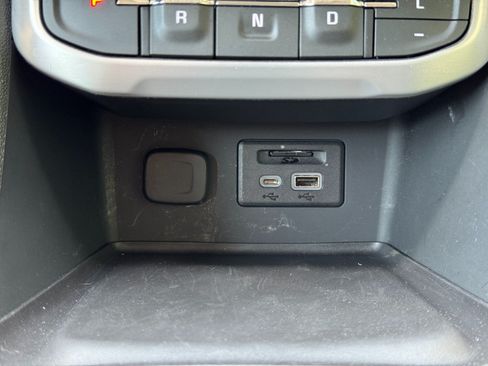 Used 2023 GMC Acadia SLT FWD image 25