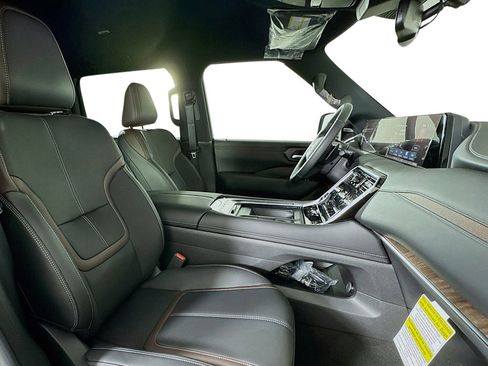 New 2026 Nissan Armada SL w/ Captain's Chari Seat Package AWD/4WD image 27