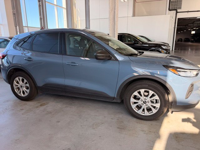 Used 2025 Ford Escape Active w/ Tech Pack #1 FWD image 1
