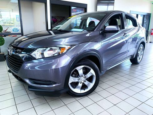 Used 2017 Honda HR-V LX image 2