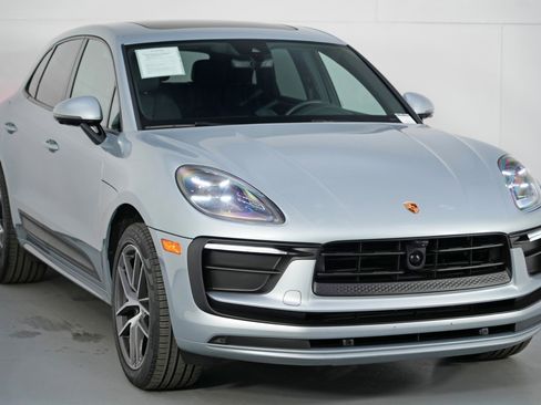 Used 2023 Porsche Macan image 53