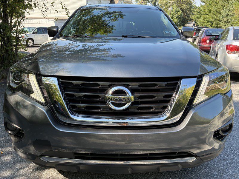 Used 2019 Nissan Pathfinder Platinum AWD/4WD image 2