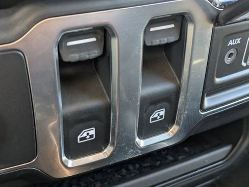 Used 2020 Jeep Wrangler Sport image 15