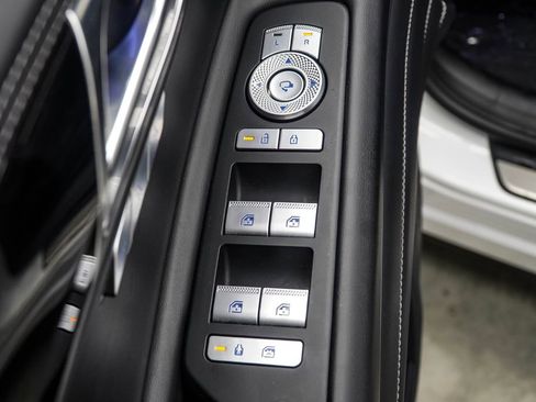 Used 2025 Genesis GV80 2.5T Standard AWD/4WD image 41