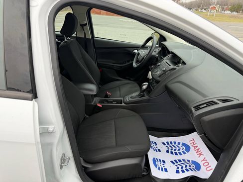 Used 2016 Ford Focus SE FWD image 10