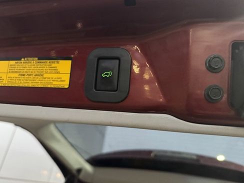 Used 2013 Toyota Sienna XLE image 41