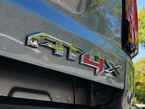 Used 2024 GMC Canyon AT4X image 31