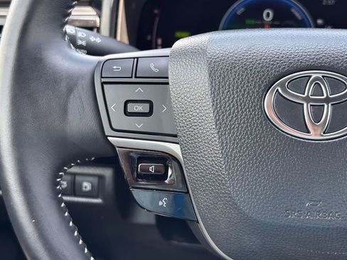Certified 2025 Toyota Camry SE AWD/4WD image 33