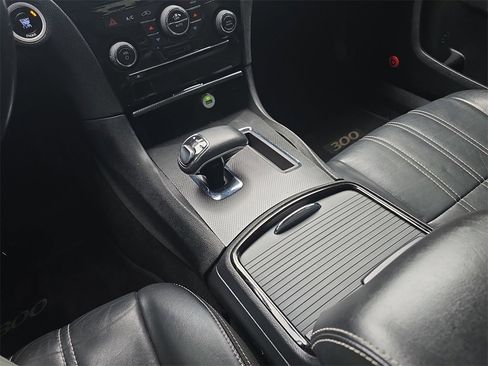 Used 2014 Chrysler 300 S image 27