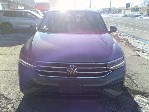 Used 2022 Volkswagen Tiguan SE image 9